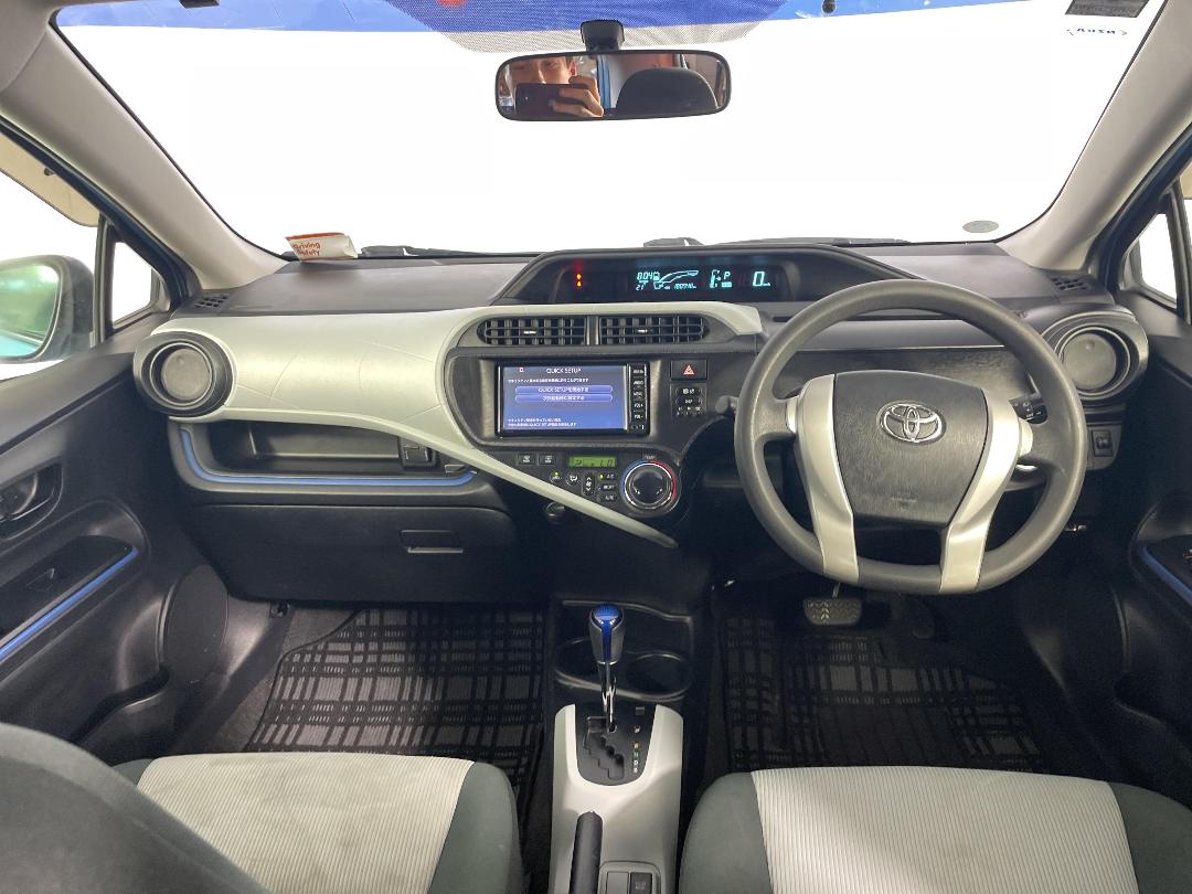 Photo '17' of Toyota Aqua