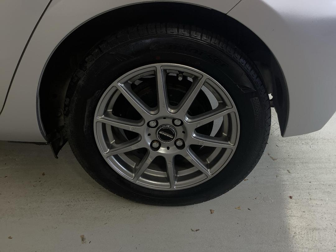 Photo '11' of Toyota Aqua