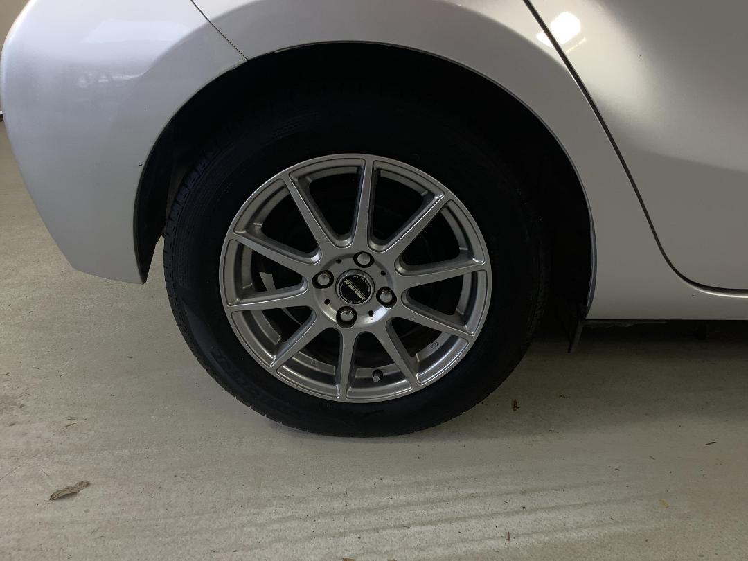 Photo '12' of Toyota Aqua