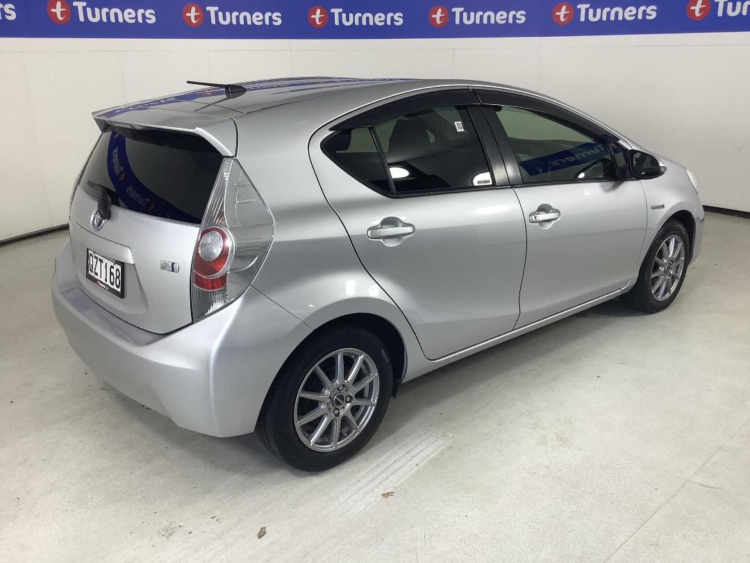 Photo '7' of Toyota Aqua