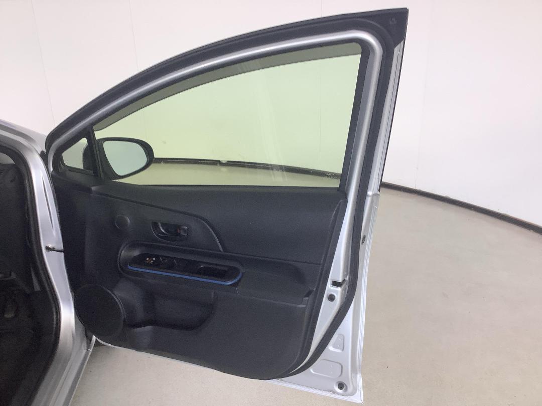 Photo '15' of Toyota Aqua