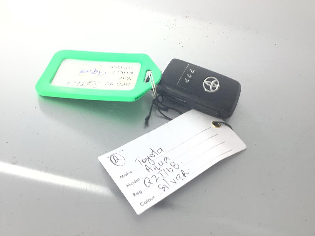 Photo '21' of Toyota Aqua