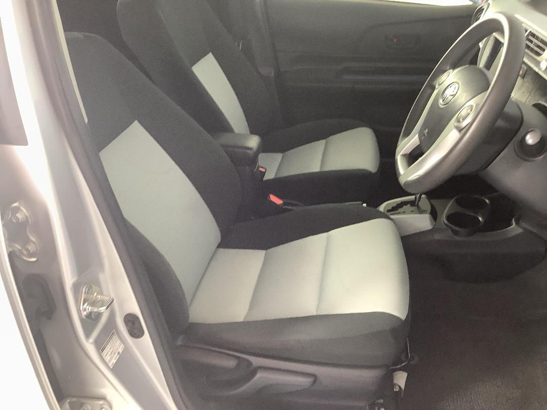 Photo '16' of Toyota Aqua