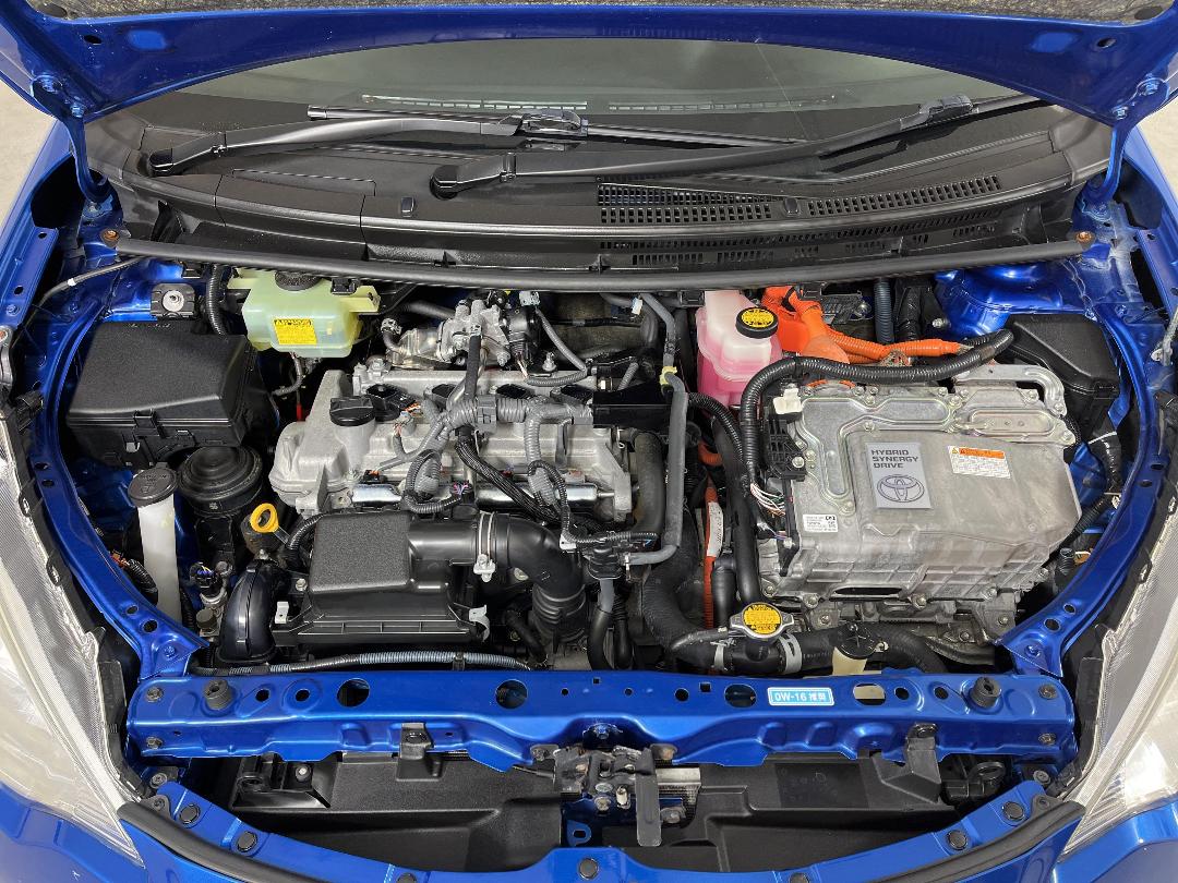 Photo '13' of Toyota Aqua