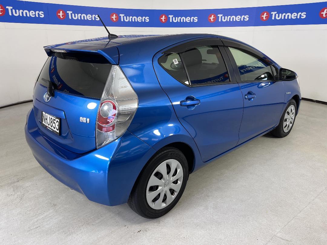 Photo '7' of Toyota Aqua