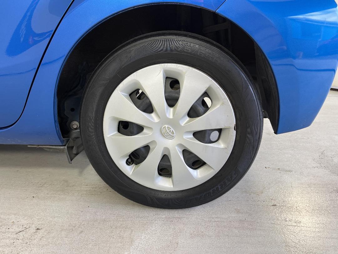 Photo '11' of Toyota Aqua