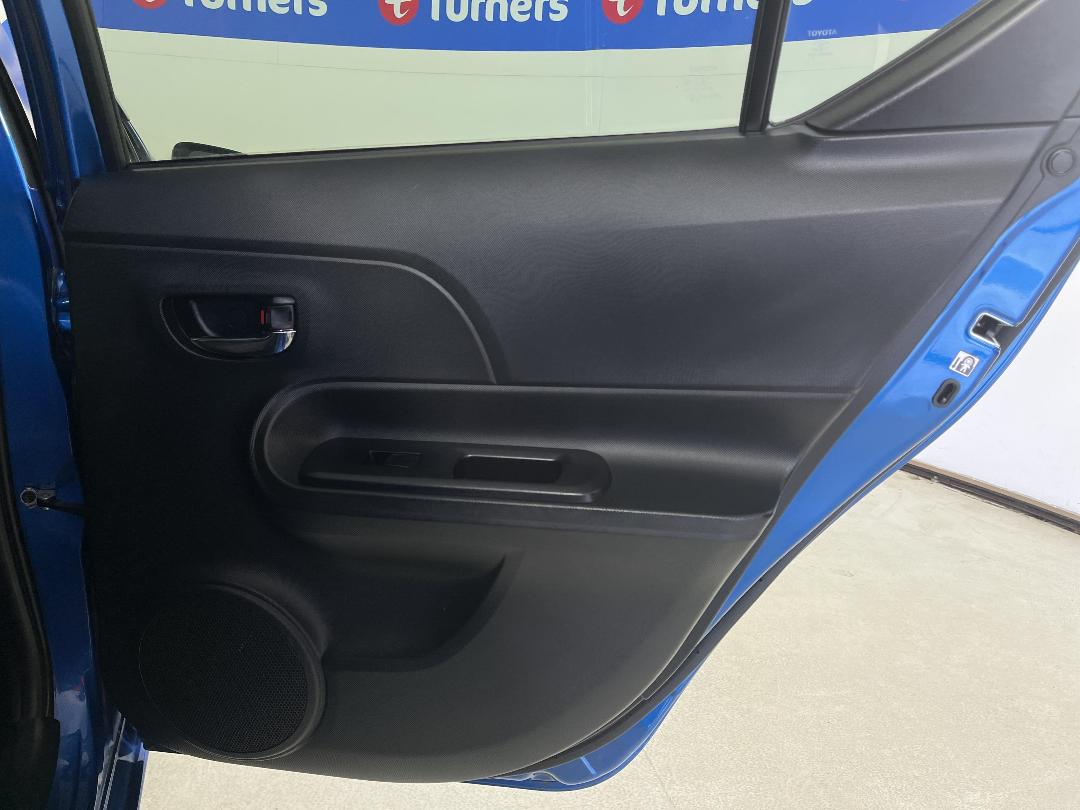 Photo '19' of Toyota Aqua