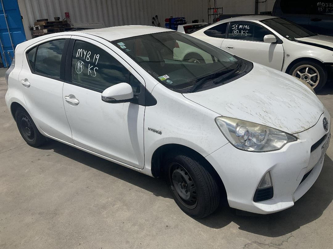 Photo '6' of Toyota Aqua Hybrid Photo '6' of Toyota Aqua Hybrid