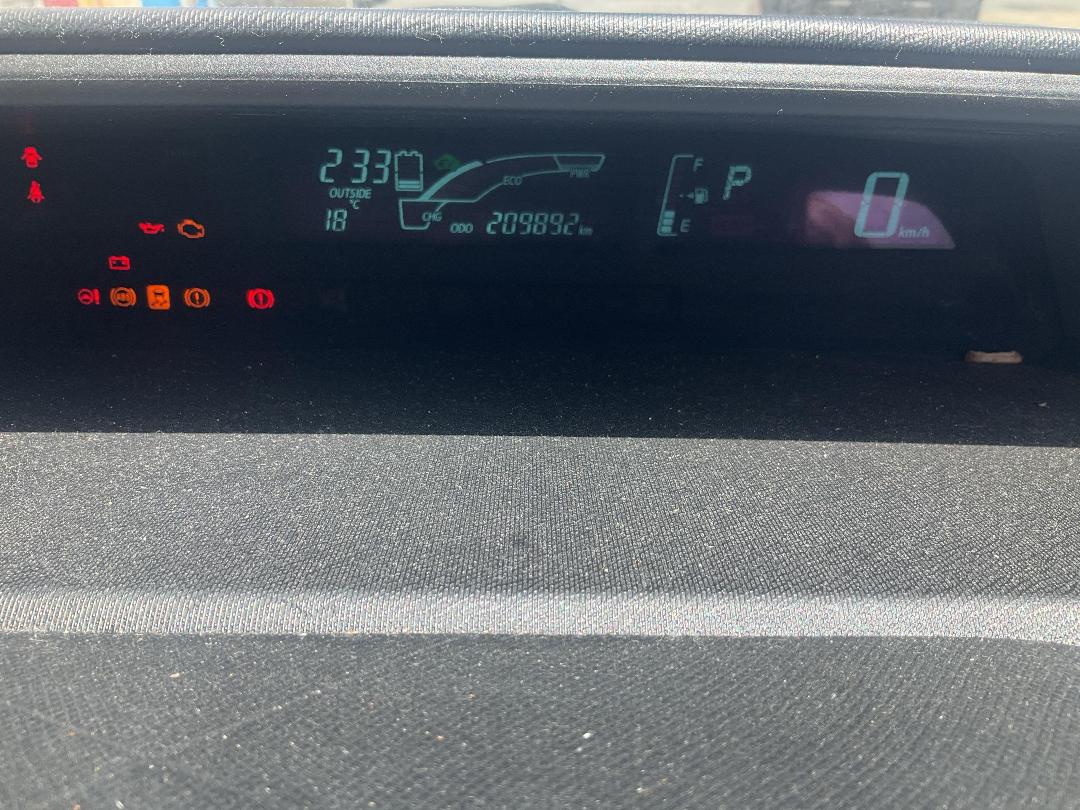 Photo '8' of Toyota Aqua Hybrid Photo '8' of Toyota Aqua Hybrid