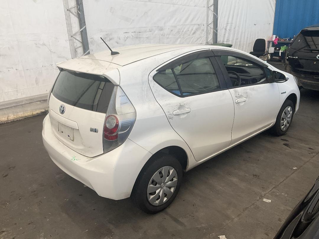 Photo '13' of Toyota Aqua Hybrid Photo '13' of Toyota Aqua Hybrid