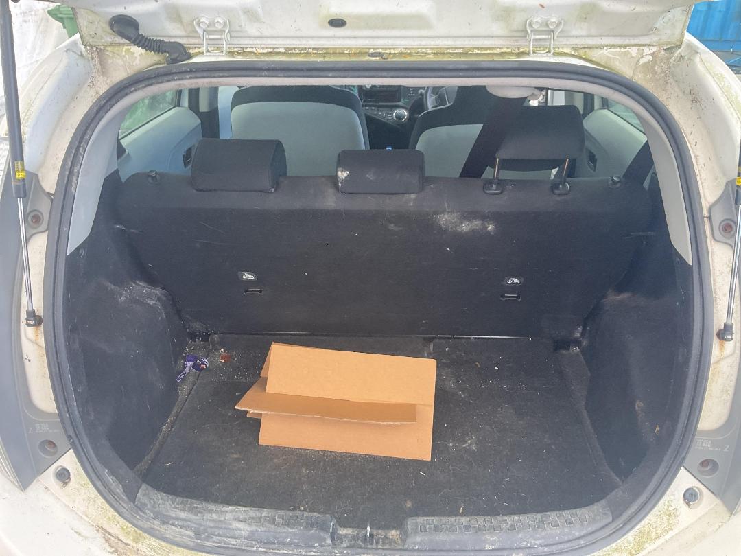 Photo '23' of Toyota Aqua Hybrid Photo '23' of Toyota Aqua Hybrid