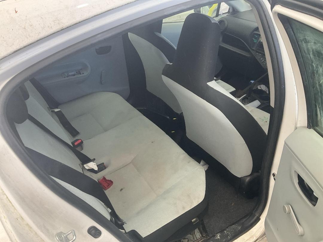 Photo '21' of Toyota Aqua Hybrid Photo '21' of Toyota Aqua Hybrid