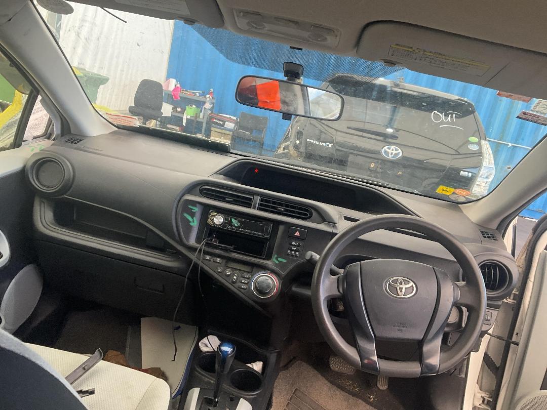 Photo '22' of Toyota Aqua Hybrid Photo '22' of Toyota Aqua Hybrid