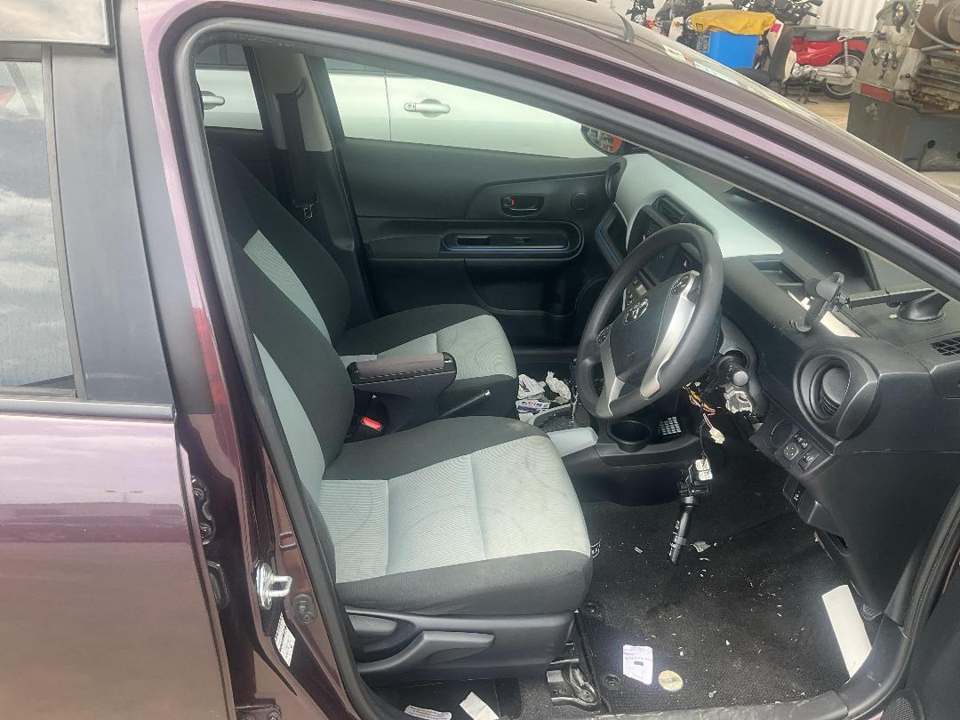 Photo '9' of Toyota Aqua Photo '9' of Toyota Aqua