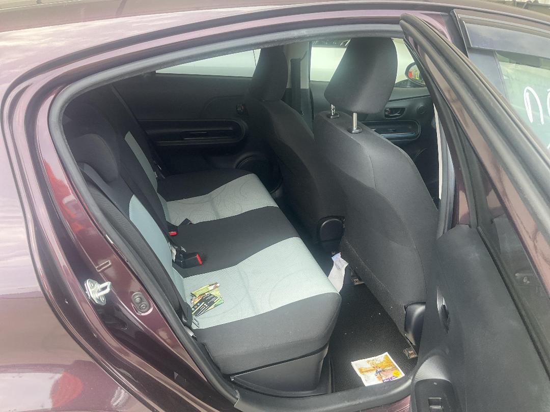 Photo '11' of Toyota Aqua Photo '11' of Toyota Aqua