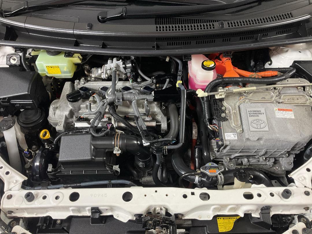 Photo '13' of Toyota Aqua