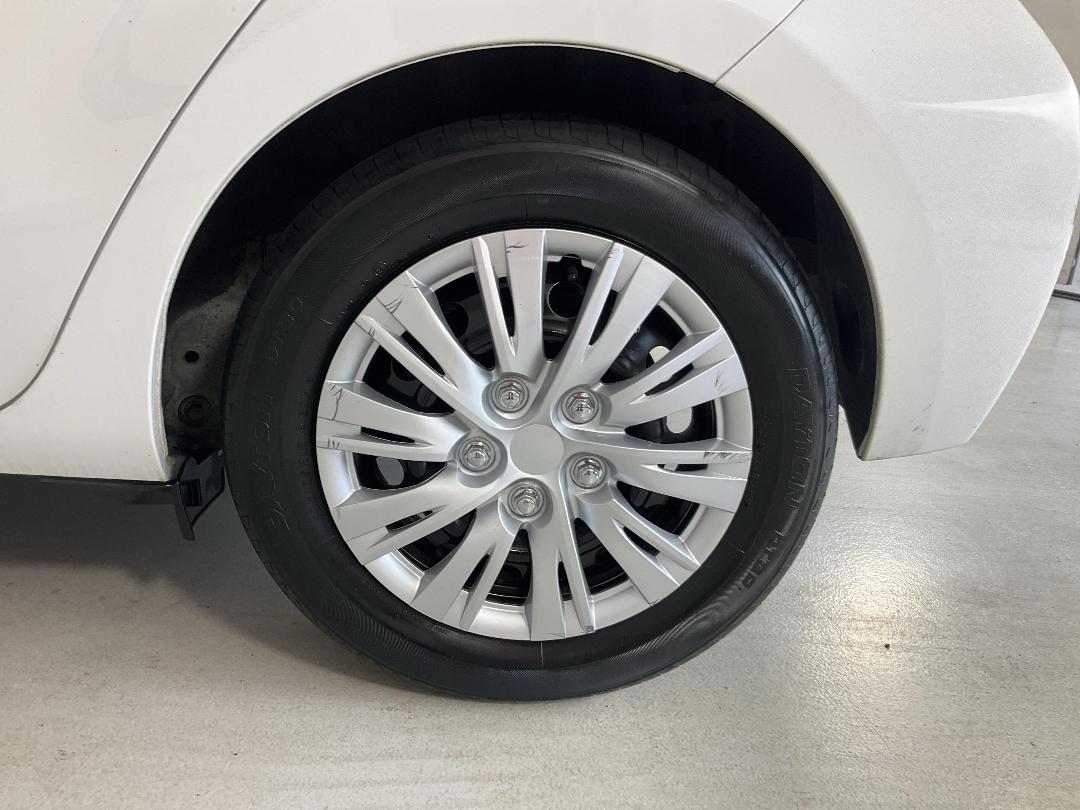 Photo '11' of Toyota Aqua