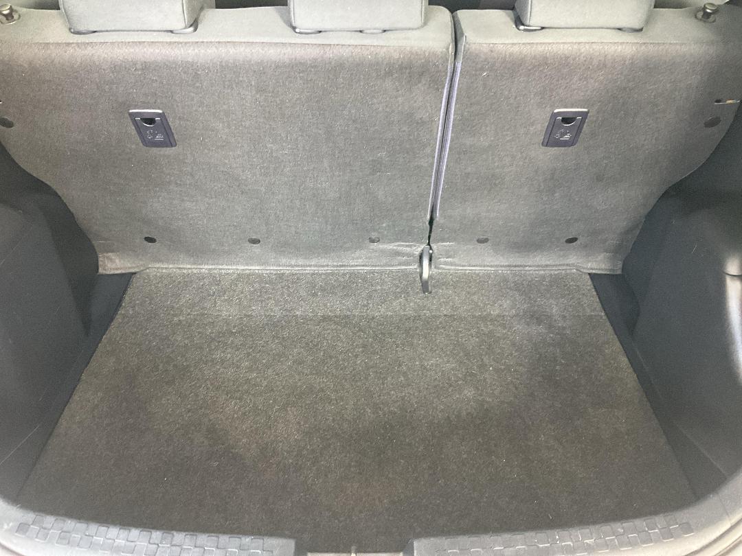 Photo '14' of Toyota Aqua