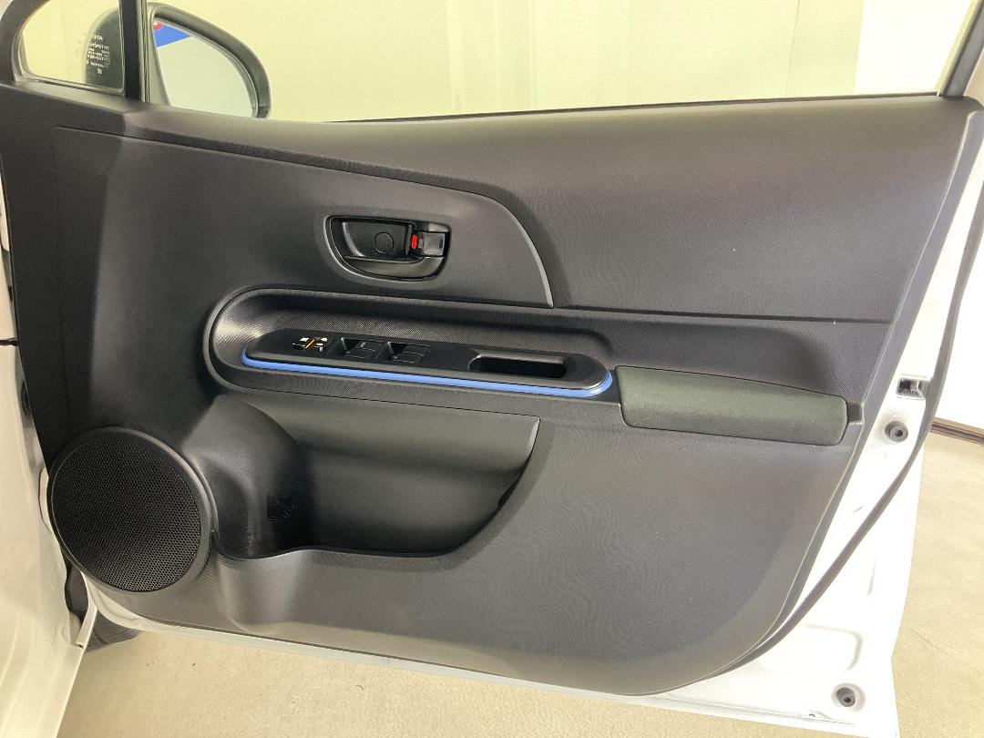 Photo '15' of Toyota Aqua