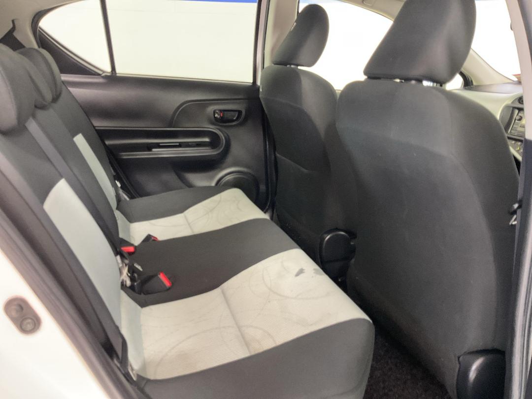 Photo '20' of Toyota Aqua