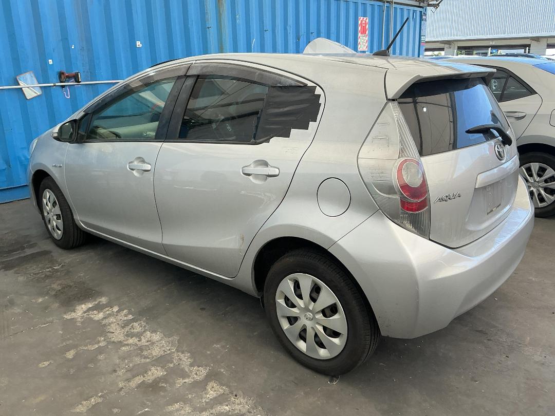 Photo '12' of Toyota Aqua Photo '12' of Toyota Aqua