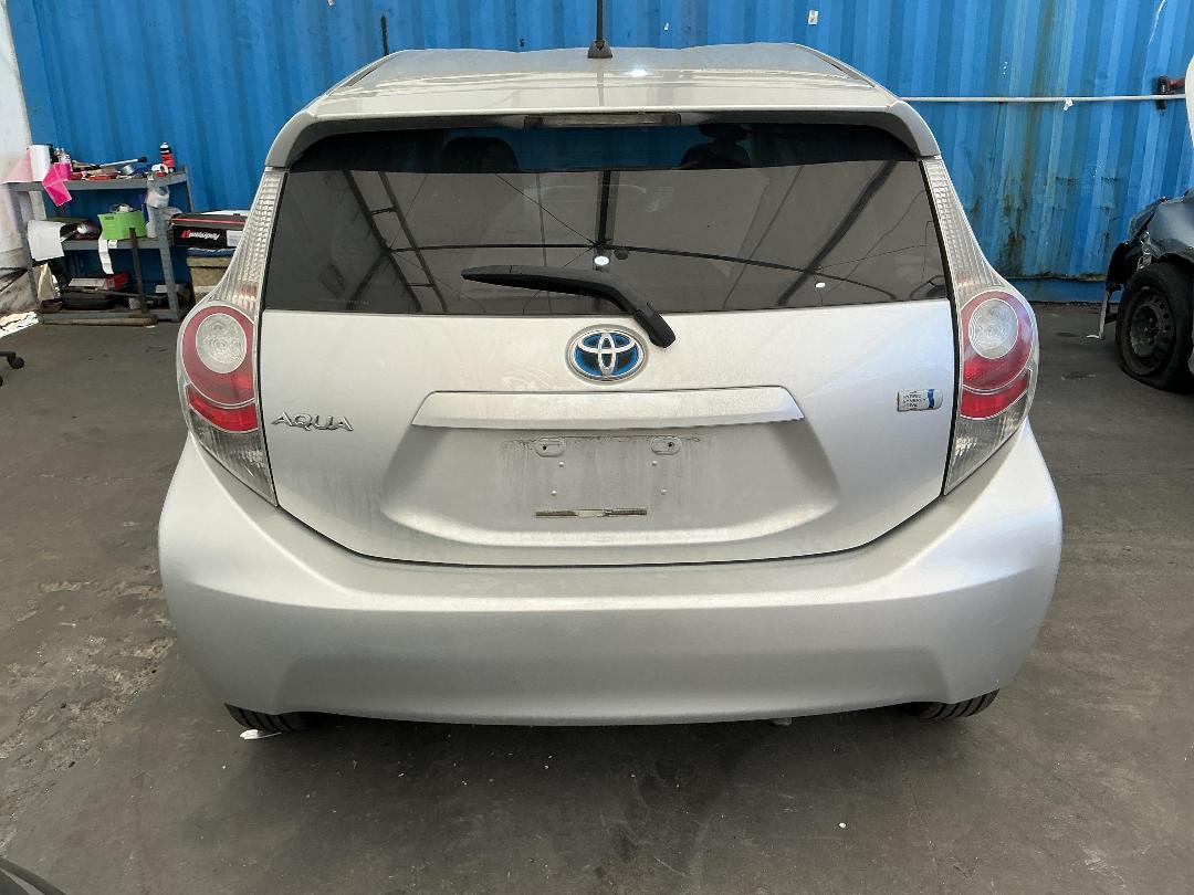 Photo '13' of Toyota Aqua Photo '13' of Toyota Aqua