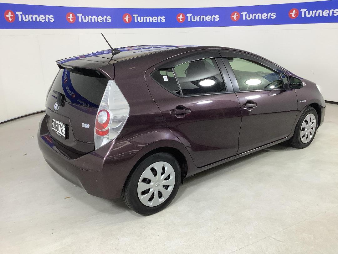 Photo '7' of Toyota Aqua