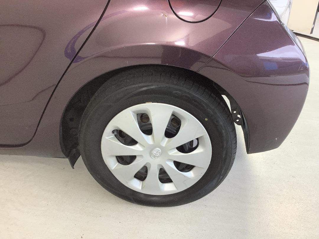 Photo '11' of Toyota Aqua