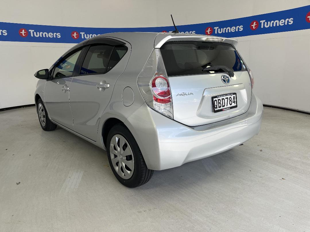 Photo '5' of Toyota Aqua