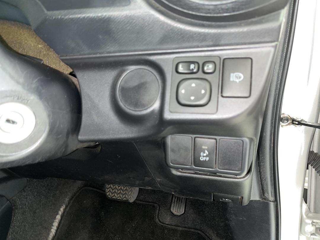 Photo '23' of Toyota Aqua