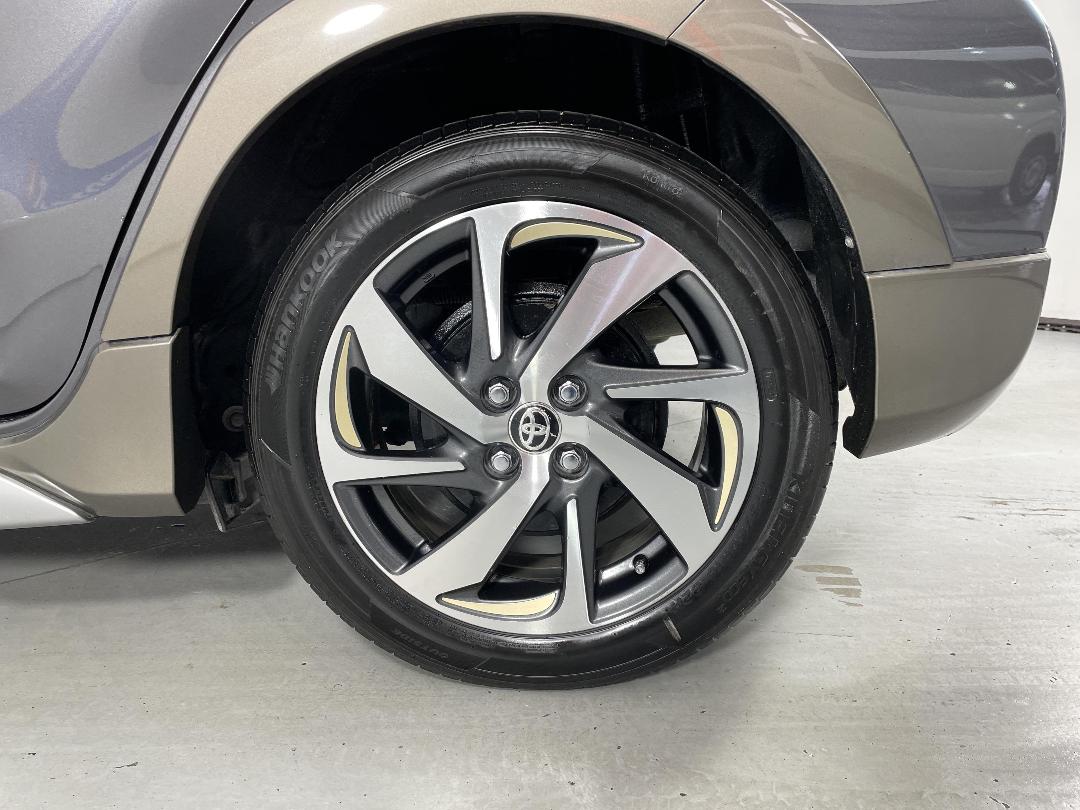 Photo '11' of Toyota Aqua