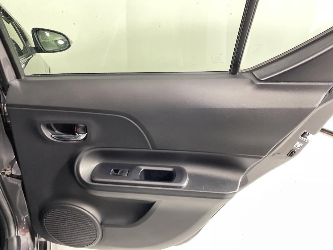 Photo '19' of Toyota Aqua