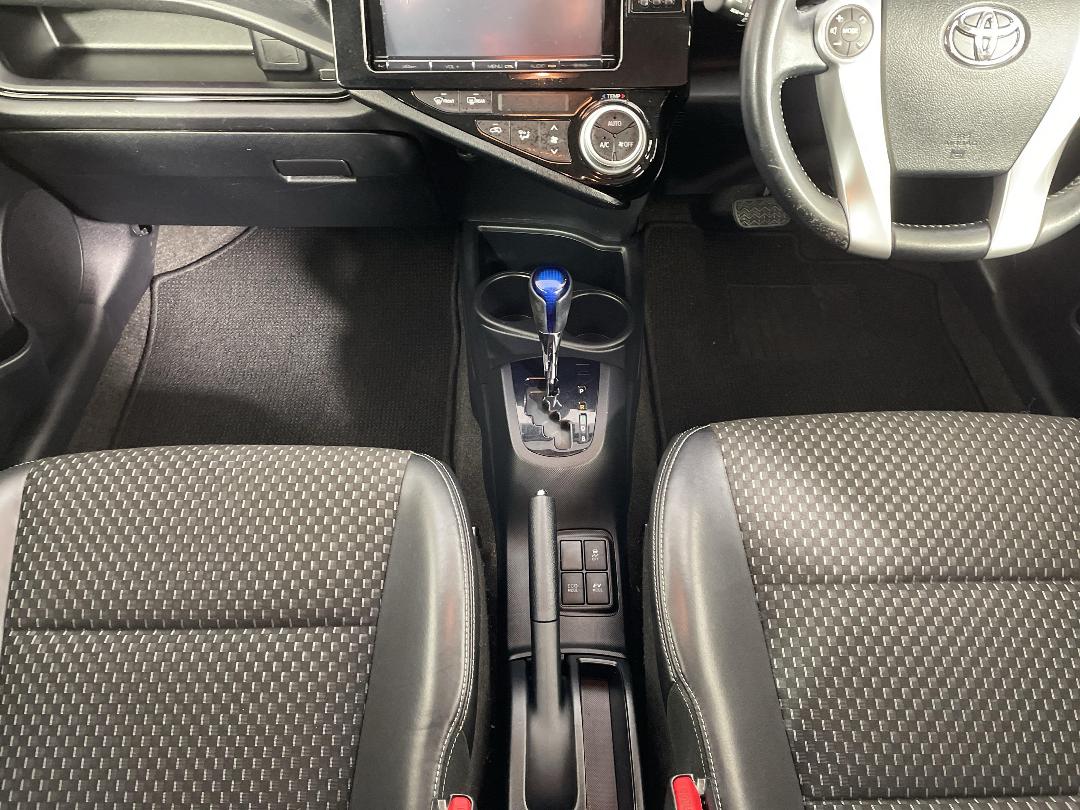 Photo '18' of Toyota Aqua