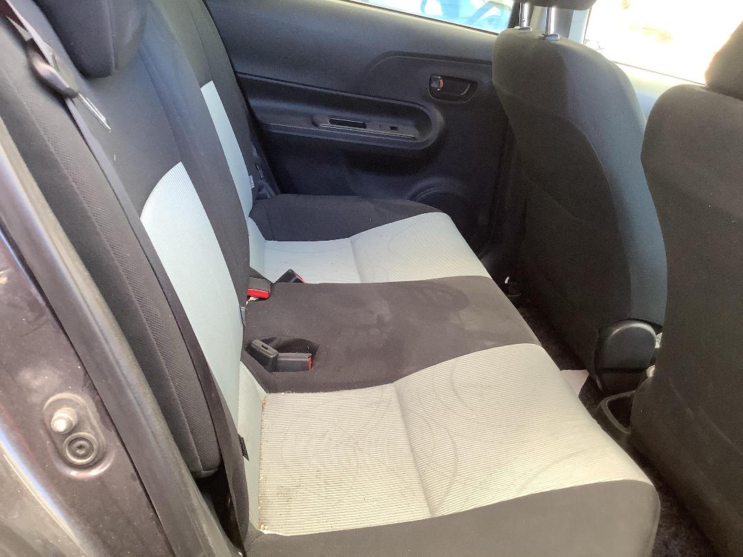 Photo '7' of Toyota Aqua