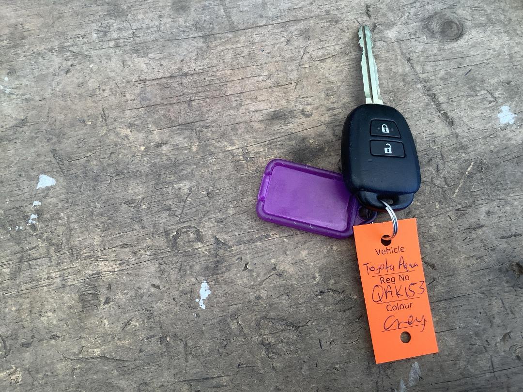 Photo '16' of Toyota Aqua