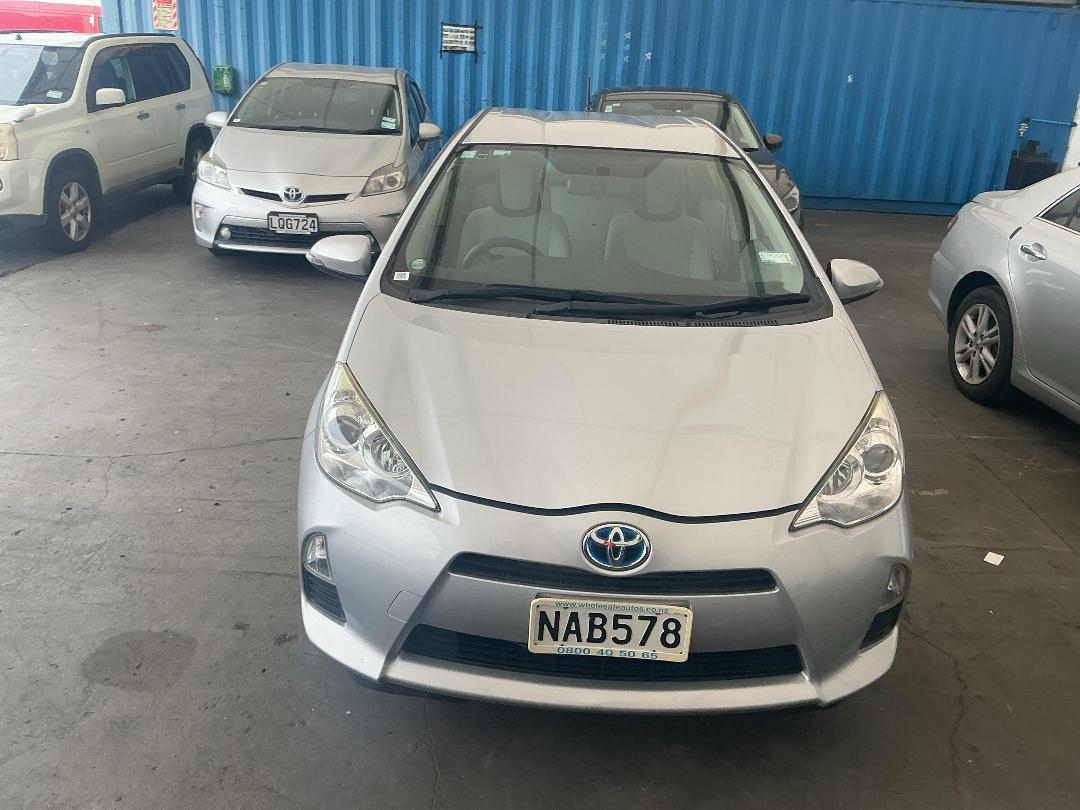 Photo '5' of Toyota Aqua Hybrid