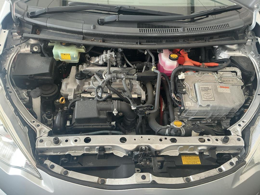 Photo '17' of Toyota Aqua Hybrid