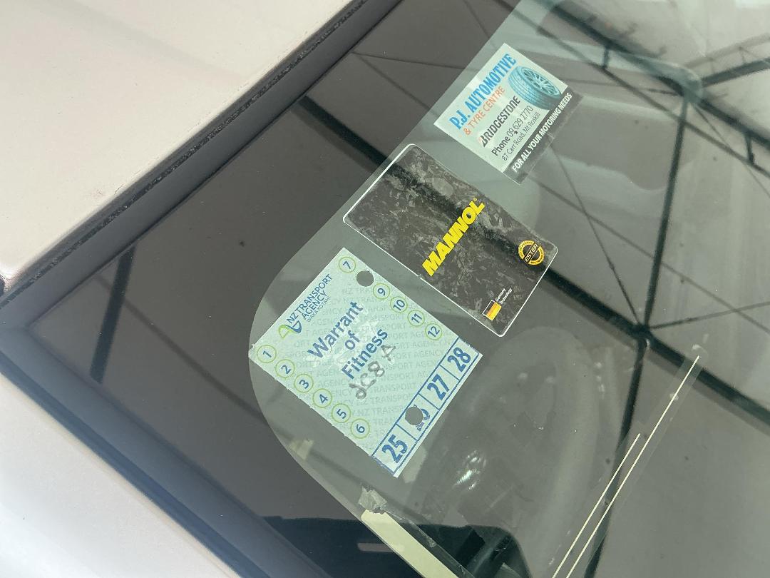 Photo '26' of Toyota Aqua Hybrid