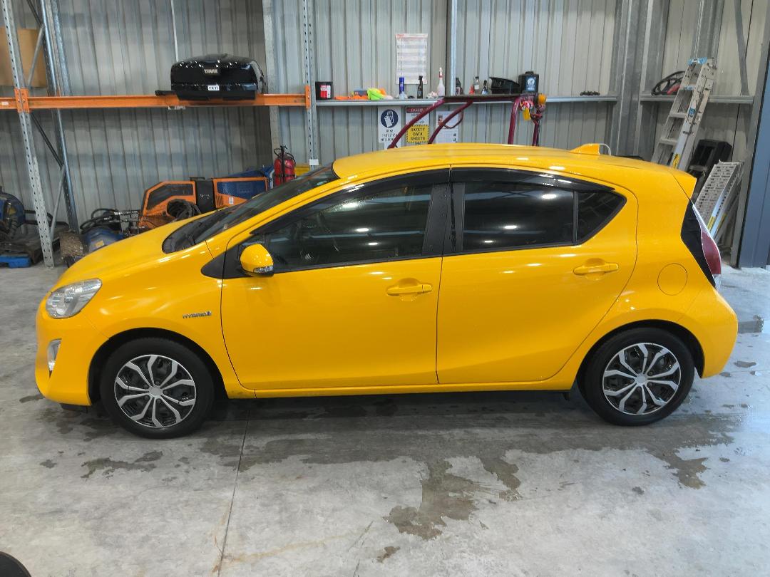 Photo '6' of Toyota Aqua Hybrid