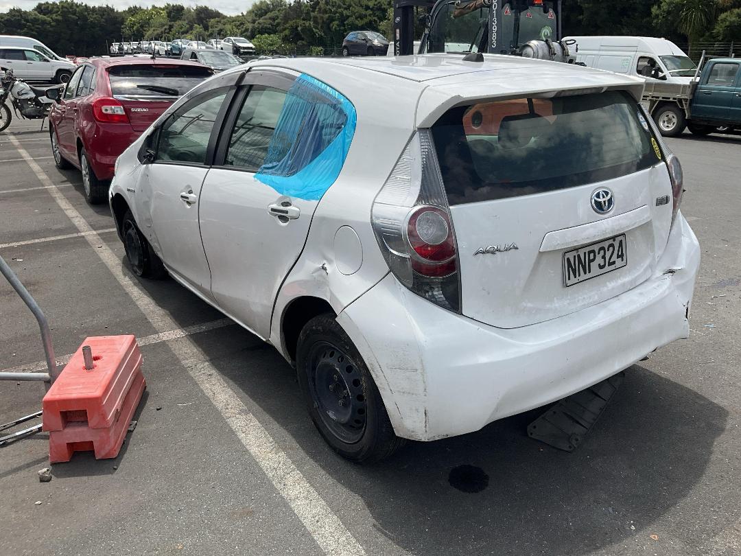 Photo '3' of Toyota Aqua Hybrid