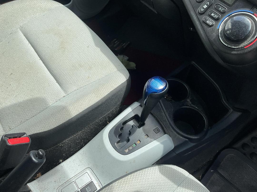 Photo '14' of Toyota Aqua Hybrid