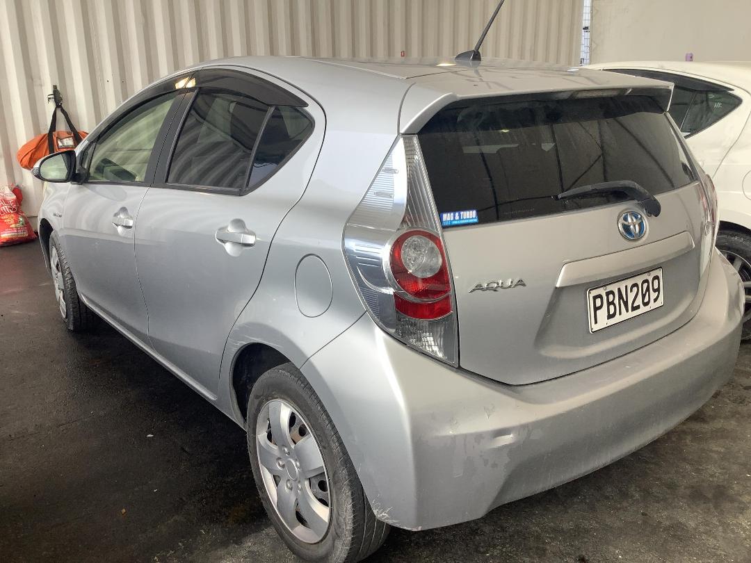 Photo '5' of Toyota Aqua