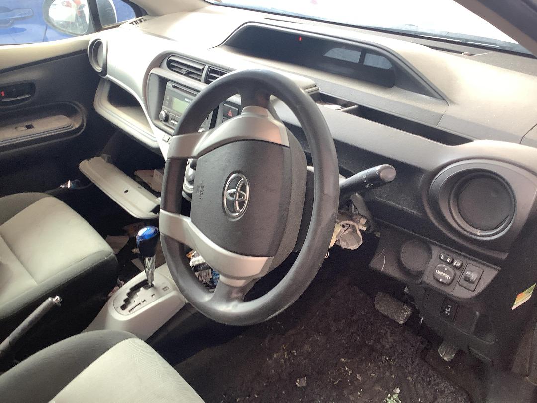 Photo '11' of Toyota Aqua