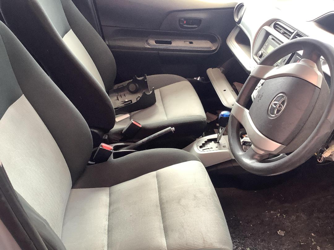 Photo '13' of Toyota Aqua