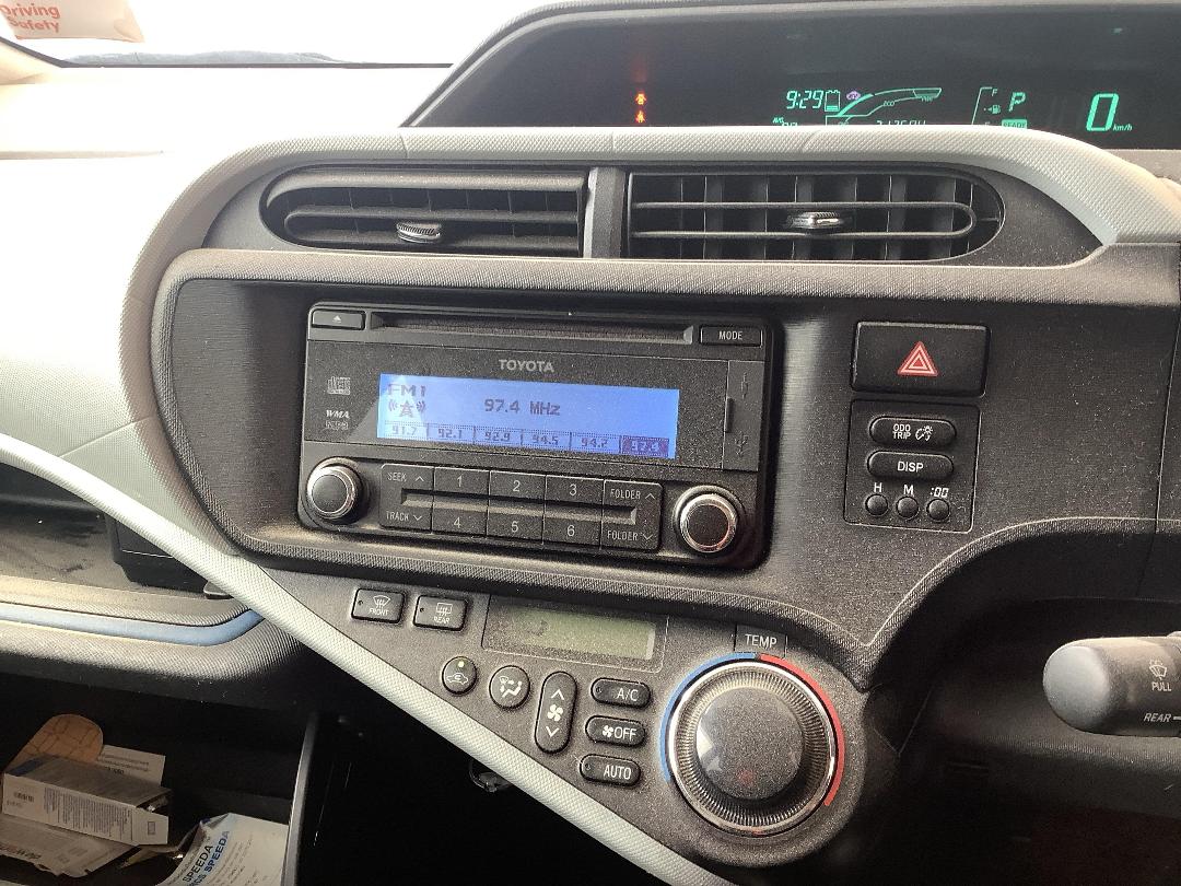 Photo '17' of Toyota Aqua