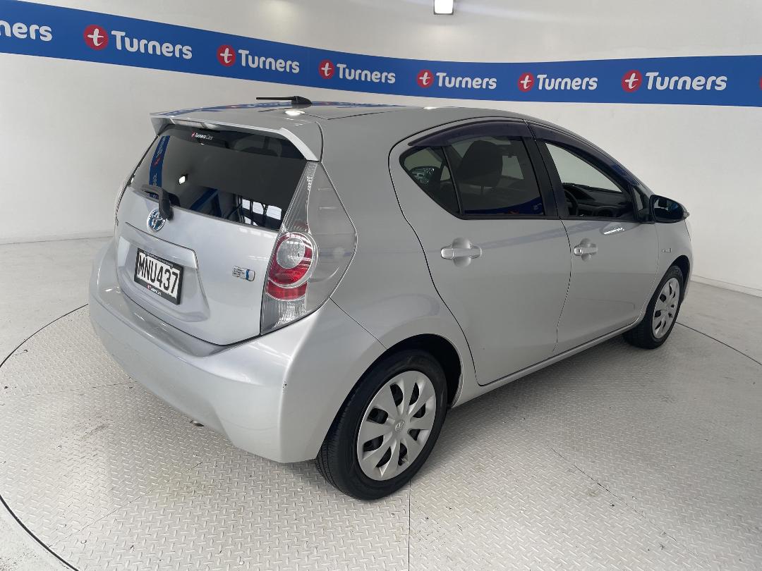 Photo '7' of Toyota Aqua