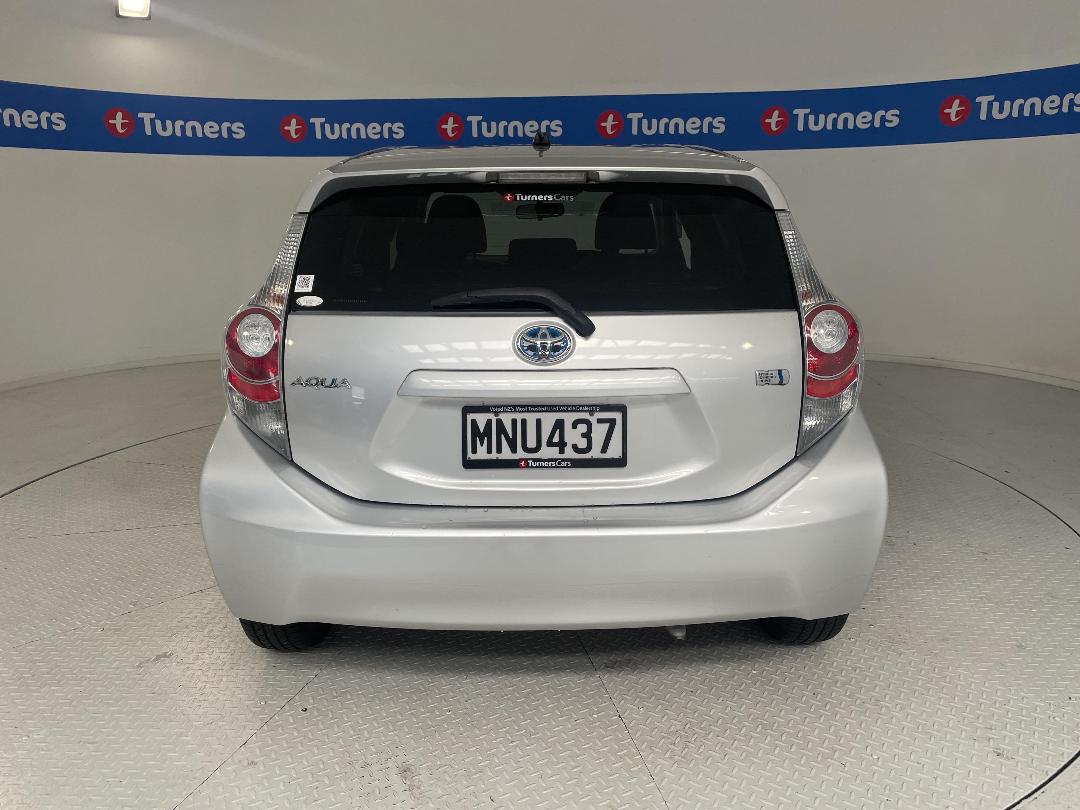 Photo '6' of Toyota Aqua