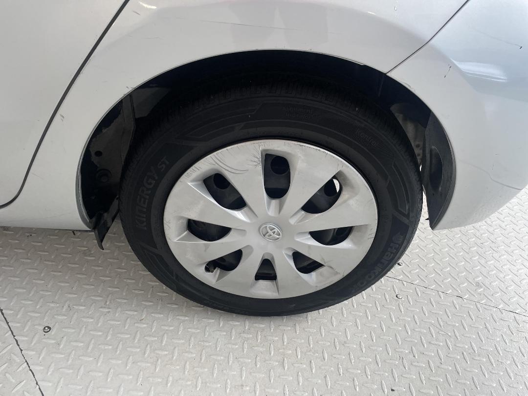 Photo '11' of Toyota Aqua