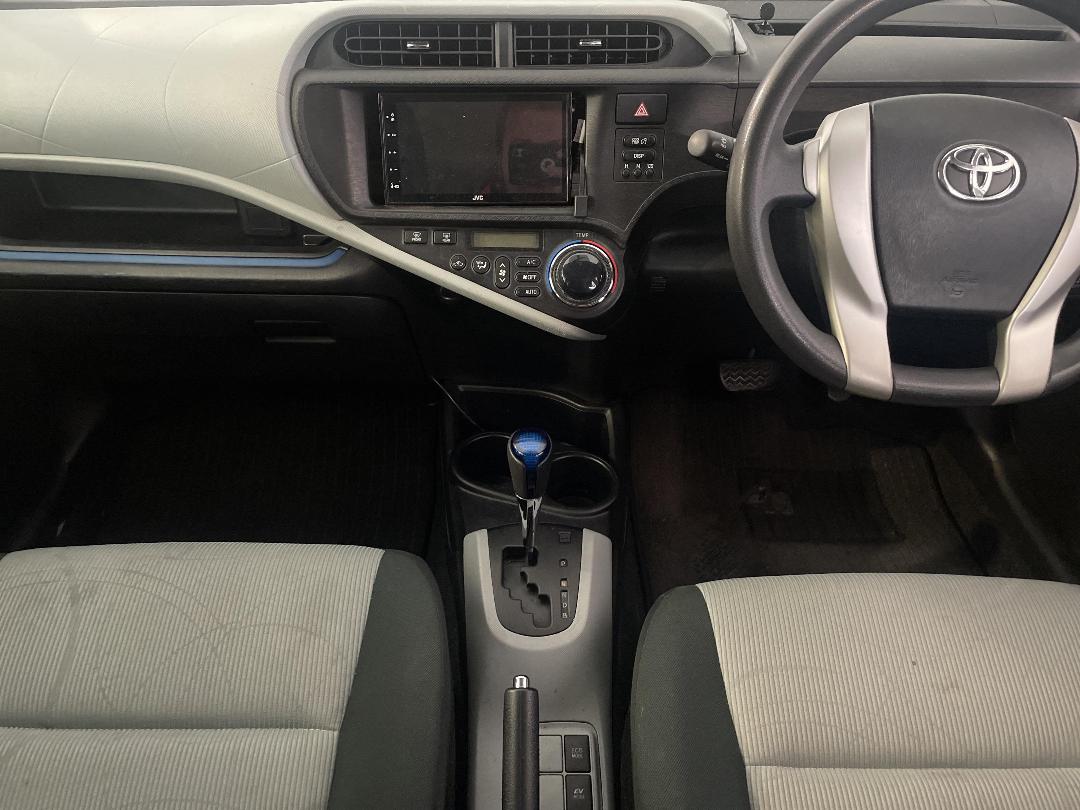 Photo '18' of Toyota Aqua