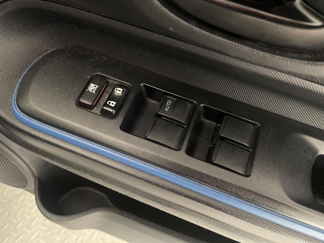 Photo '23' of Toyota Aqua